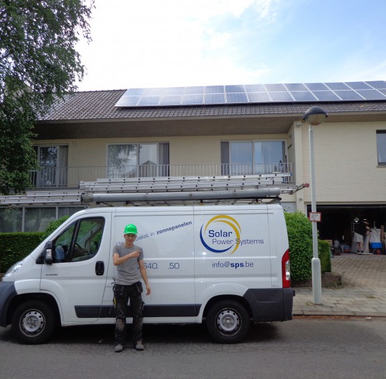 Zonnepanelen busje 